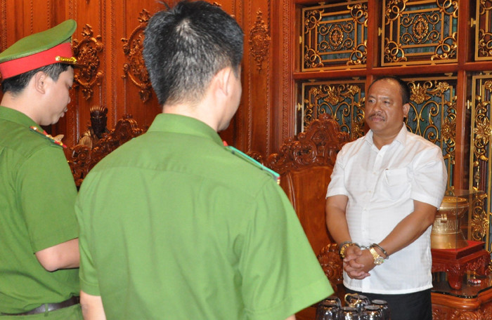 Cựu Chủ tịch UBND thị trấn Cẩm Giang tiếp tay cho Thủy "gỗ" thế nào?